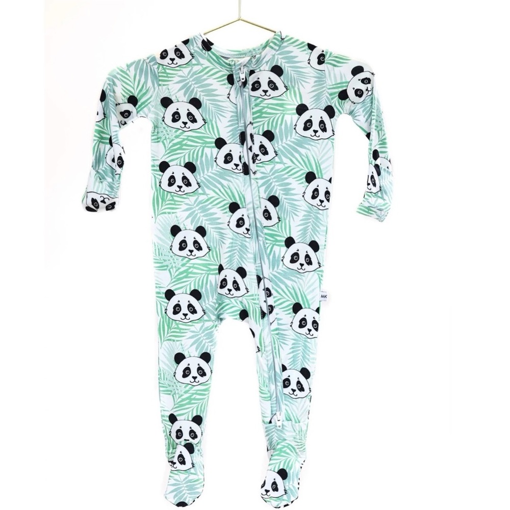 NWOT Panda Zipper Footies